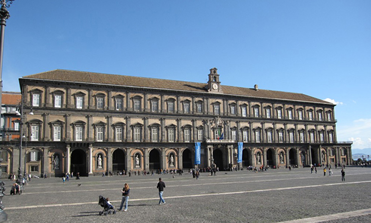 palazzo reale napoli totò
